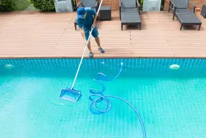 pisciniste à Livarot-Pays-d'Auge - image 2